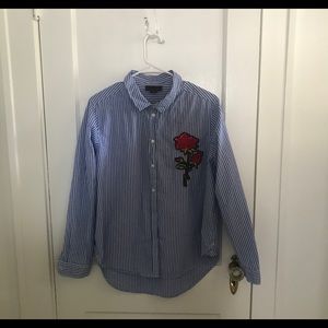 Woman’s Summer vibe blue striped shirt